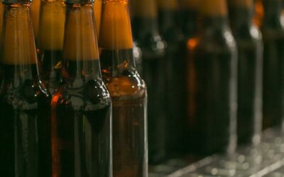 USAR BOTELLAS RETORNABLES PARA SER PARTE DE LA SOLUCIÓN